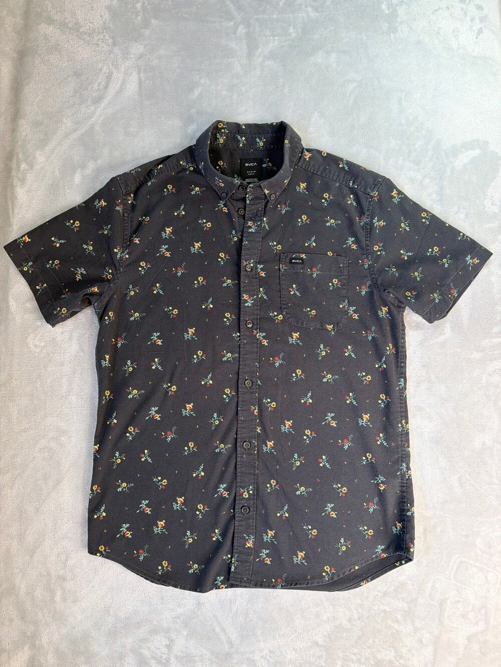 RVCA Men Short Sleeve Button Up Shirt Medium Black Floral Micro Print